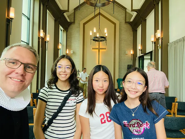Konfirmander 2025 på tur til Sjømannskirken, den norske kirke i Pattaya